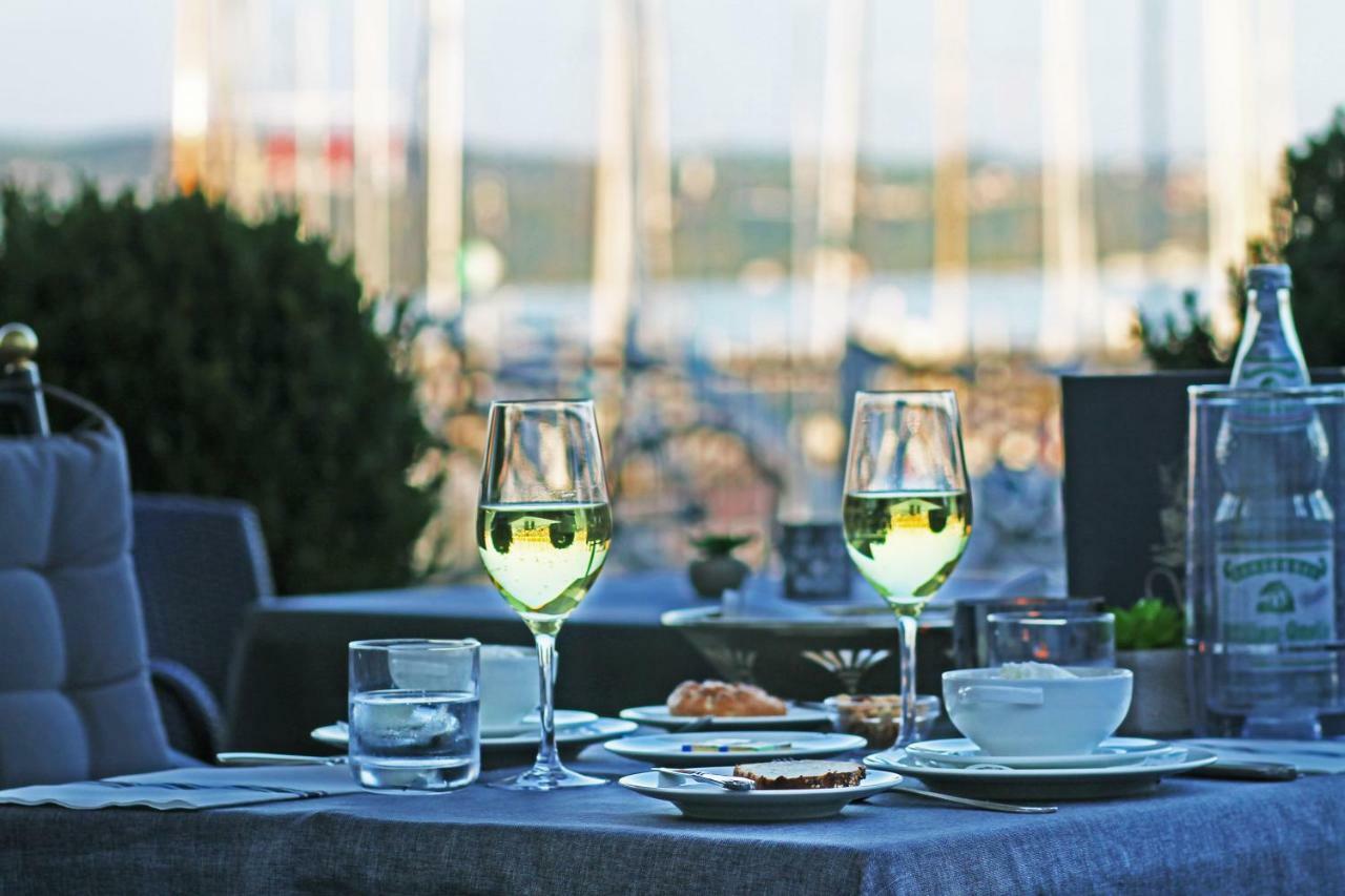 Hotel Schiff Am See كونستانز المظهر الخارجي الصورة