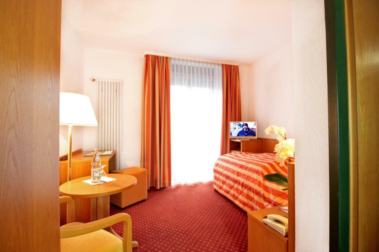 Hotel Schiff Am See كونستانز المظهر الخارجي الصورة